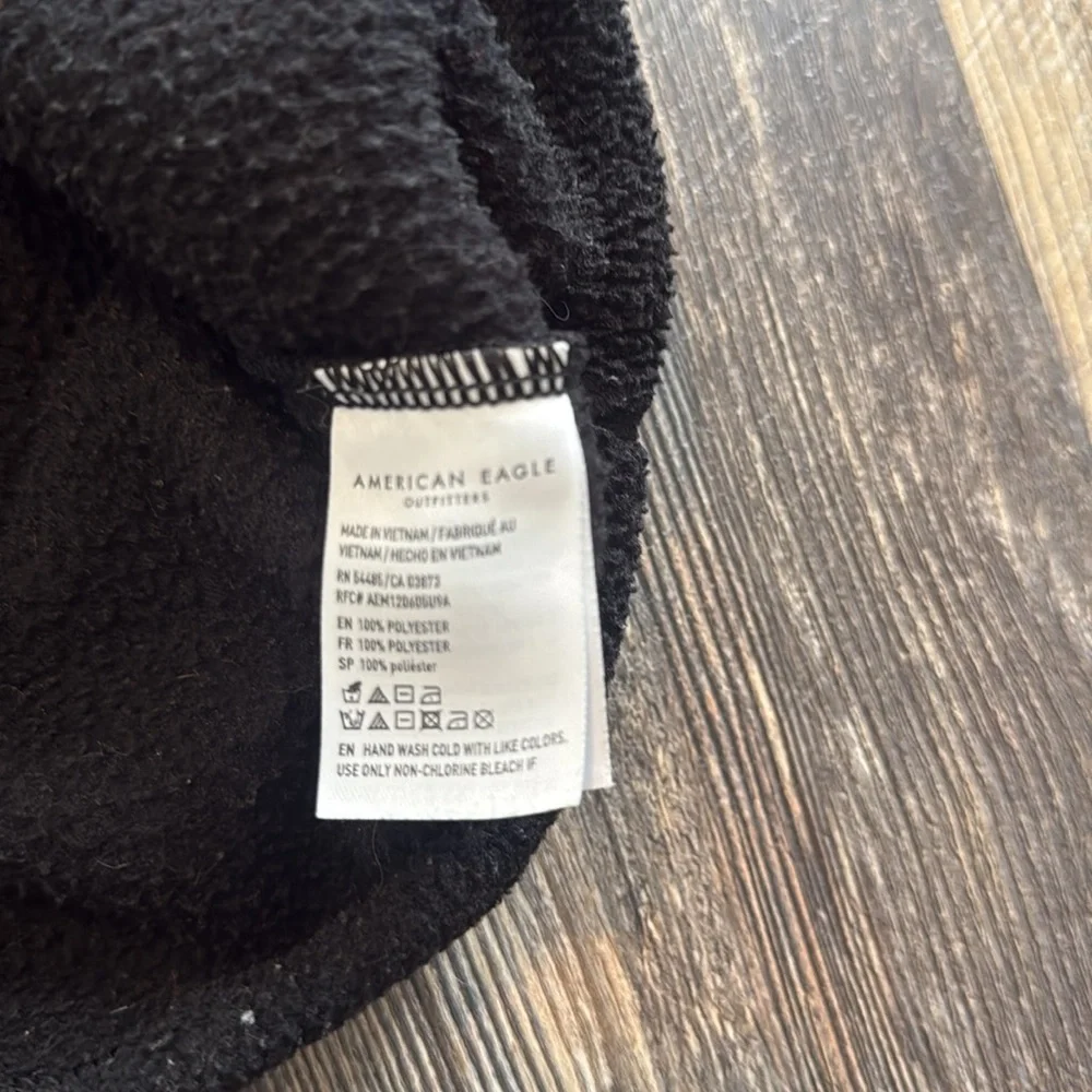 American Eagle Cropped Black Sherpa Fleece Sweatshirt Sweater Top Women’s Medium - Picture 10 of 11